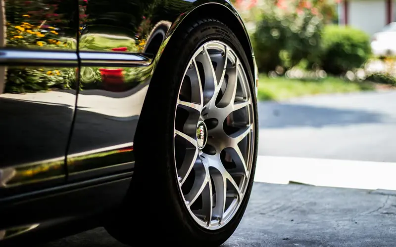 Slow puncture: the signs, the causes and the fix