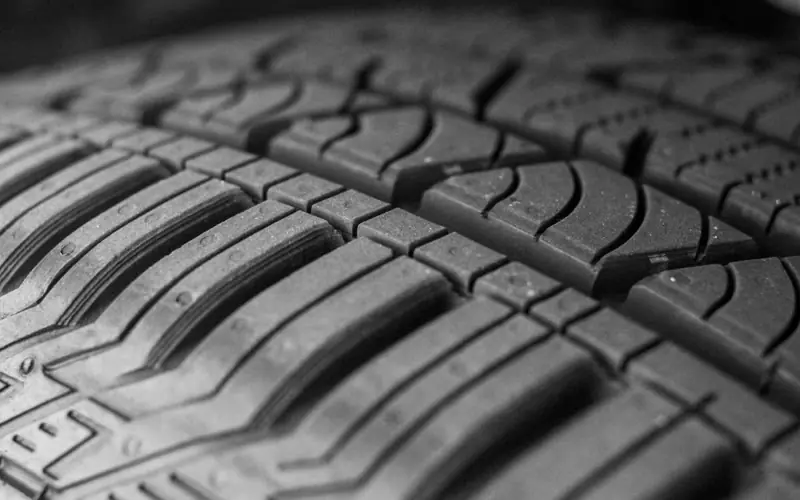 UK tyre tread depth law and the 20p test